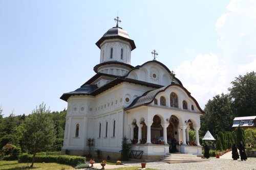 Mănăstirea Cârţişoara, lavra din Ţara Făgăraşului Poza 218877
