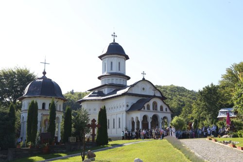 Mănăstirea Cârţişoara, lavra din Ţara Făgăraşului