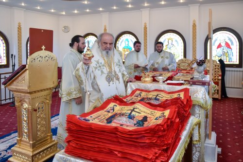 Noi antimise sfinţite de Patriarhul României Poza 218969