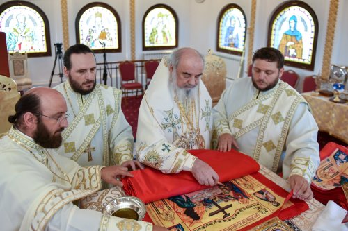 Noi antimise sfinţite de Patriarhul României Poza 218972