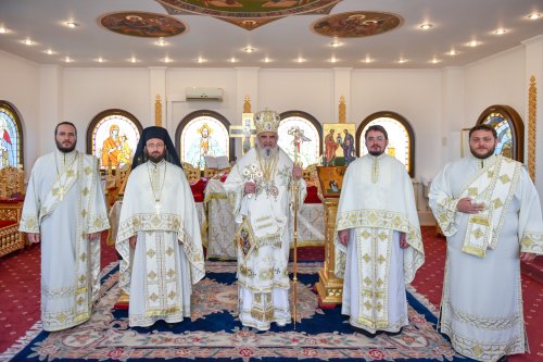 Noi antimise sfinţite de Patriarhul României Poza 218977