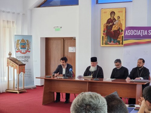 Conferință națională a doctoranzilor teologi la Mănăstirea Caraiman Poza 219217