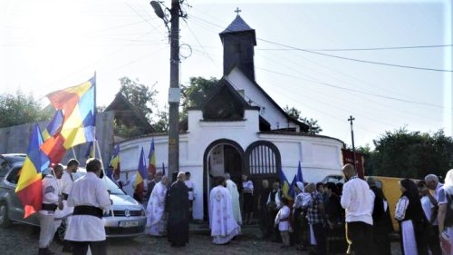 Binecuvântare peste comunitatea credincioșilor din Hălmeag, județul Brașov Poza 219328