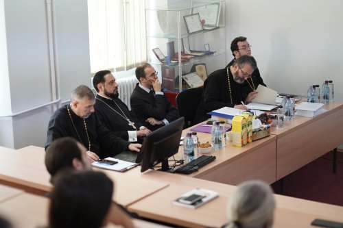 Concurs pentru ocuparea posturilor la Facultatea de Teologie din Sibiu Poza 219365