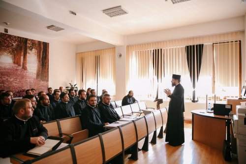 Cursuri pentru obținerea gradelor profesionale în preoție la Cluj‑Napoca Poza 219590