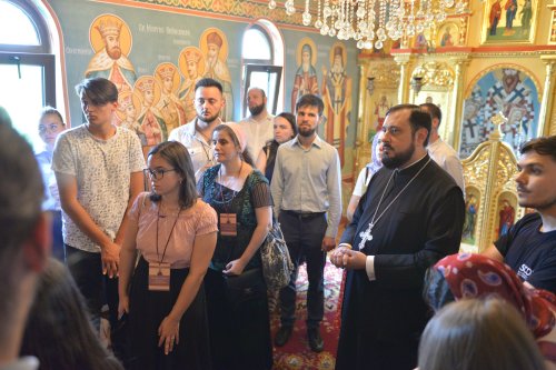 Pelerinaj al studenților creștin-ortodocși la mănăstiri din jurul Capitalei Poza 219862
