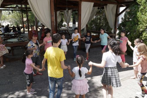 Activităţi pentru copii la Așezământul „Sfântul Pantelimon”-Lacu Sărat Poza 220346