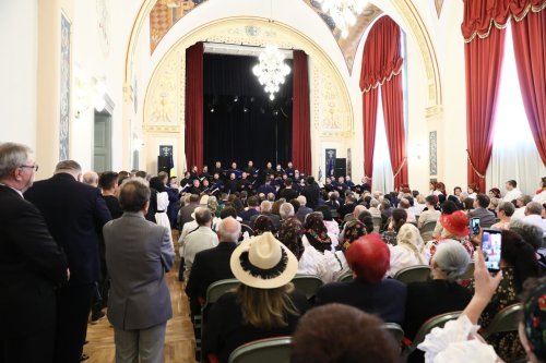 Inaugurarea Centrului Cultural- Pastoral „Sfântul Iosif Mărturisitorul” din Sighetu Marmaţiei Poza 220323