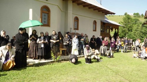 Slujire arhierească la hramul mănăstirii de la Măgura‑Jina, Sibiu Poza 220391