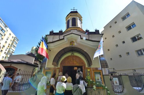 Veșmânt nou de har pentru biserica Parohiei „Sfântul Ioan”-Moși Poza 220719