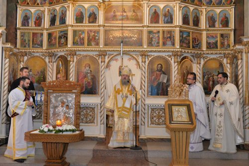 Veșmânt nou de har pentru biserica Parohiei „Sfântul Ioan”-Moși Poza 220721