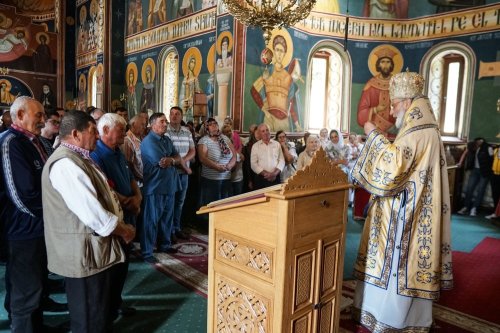 Liturghie arhierească la Mănăstirea „Sfântul Ilie”-Paltinul Poza 221061
