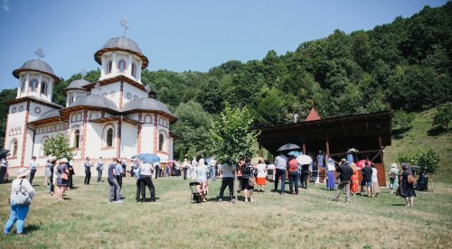 Sărbătoare la Mănăstirea Băișoara, Cluj Poza 221156