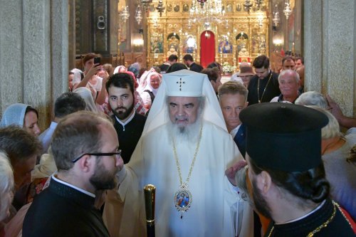 Ziua de naștere a Patriarhului României sărbătorită prin rugăciune Poza 221238