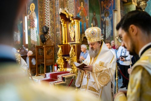 Slujire arhierească la Mănăstirea Radu Vodă din București Poza 221292