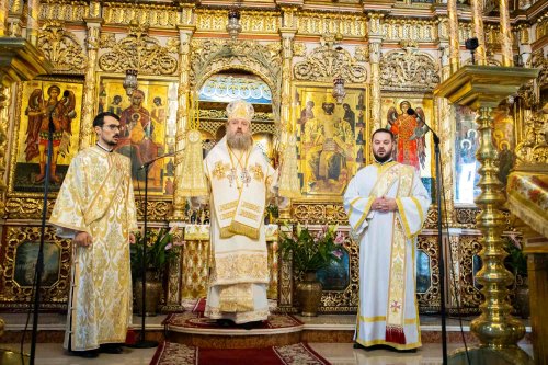 Slujire arhierească la Mănăstirea Radu Vodă din București Poza 221306