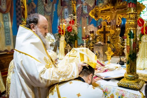 Slujire arhierească la Mănăstirea Radu Vodă din București Poza 221329