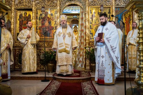 Slujire arhierească la Mănăstirea Radu Vodă din București Poza 221338