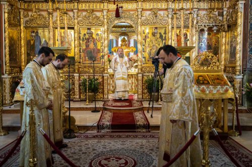 Slujire arhierească la Mănăstirea Radu Vodă din București Poza 221356