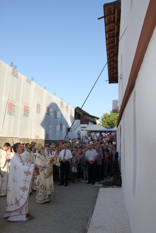 Târnosirea bisericii craiovene a Sfântului Calinic de la Cernica Poza 221467