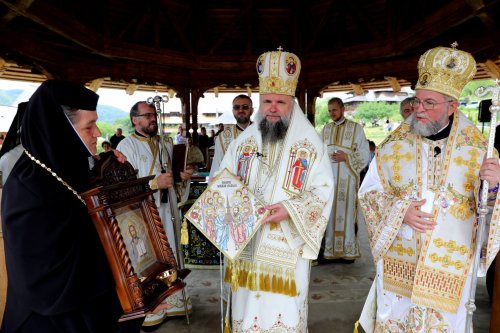Liturghie arhierească la Mănăstirea Bârsana Poza 221539