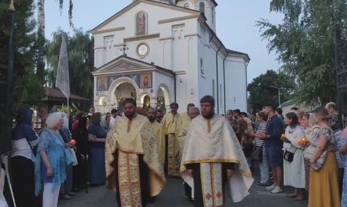 Procesiunea „Mărturisirea credinței în cetate” Poza 221673