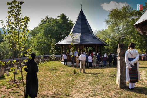 Hramul Mănăstirii „Sfântul Pantelimon”-Dâncu, judeţul Cluj Poza 221794