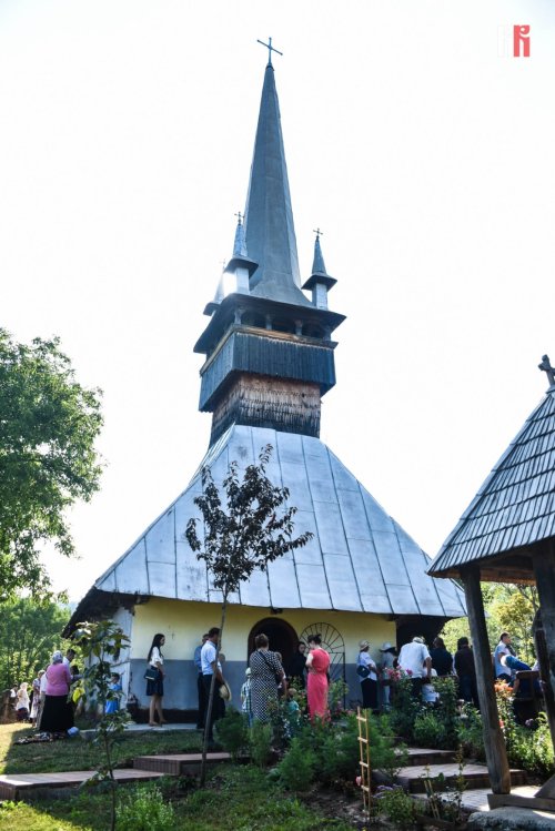 Hramul Mănăstirii „Sfântul Pantelimon”-Dâncu, judeţul Cluj Poza 221795
