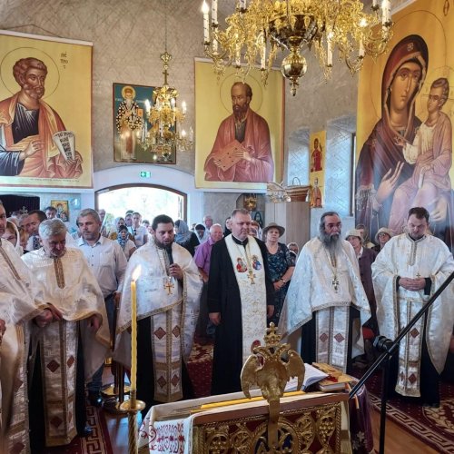 Mii de credincioși s-au închinat Sfântului Nicolae în Bălușești Poza 221785