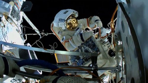 Prima astronaută europeană care iese în spațiu  Poza 221768