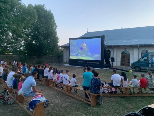 Seară de film în familie la Biserica „Sfântul Gheorghe” din Letea Veche Poza 221788