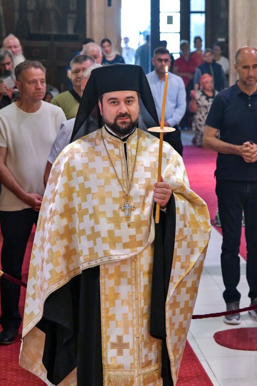 Pomenirea patriarhilor Iustin şi Teoctist la Catedrala Patriarhală Poza 221898