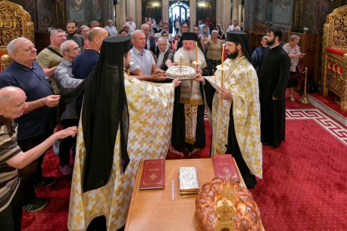 Pomenirea patriarhilor Iustin şi Teoctist la Catedrala Patriarhală Poza 221909