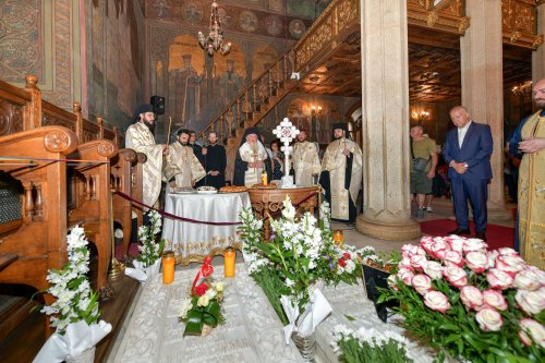 Pomenirea patriarhilor Iustin şi Teoctist la Catedrala Patriarhală Poza 221912