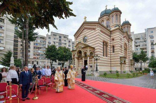 Reînnoirea veșmântului de har al Bisericii Domnița Bălașa din București Poza 221974