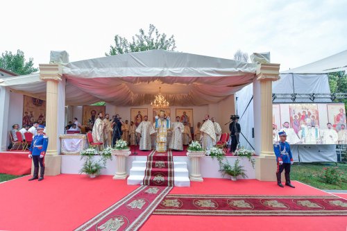 Reînnoirea veșmântului de har al Bisericii Domnița Bălașa din București Poza 221979