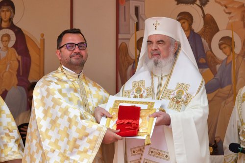 Reînnoirea veșmântului de har al Bisericii Domnița Bălașa din București Poza 222002