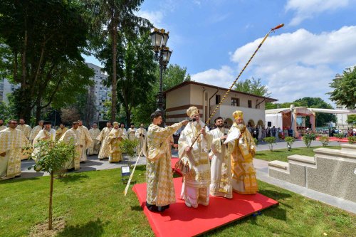Reînnoirea veșmântului de har al Bisericii Domnița Bălașa din București Poza 222017
