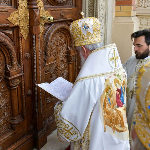 Reînnoirea veșmântului de har al Bisericii Domnița Bălașa din București Poza 222030