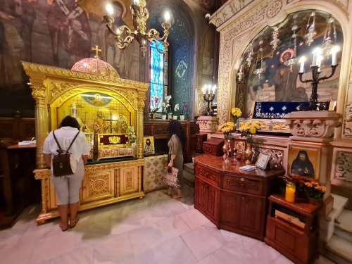 Odor sfânt așezat spre închinare în Catedrala Patriarhală Poza 222349