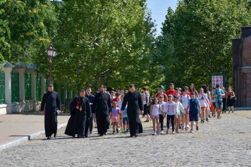 Copii din Prahova în vizită pe Dealul Patriarhiei Poza 222411