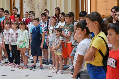 Copii din Prahova în vizită pe Dealul Patriarhiei Poza 222415
