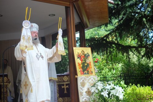Slujire arhierească la Mănăstirea Radu Vodă cu prilejul Schimbării la Faţă a Domnului Poza 222728
