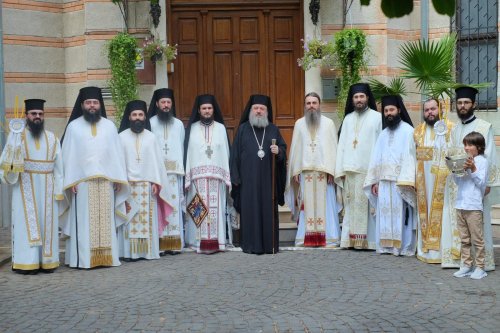 Slujire arhierească la Mănăstirea Radu Vodă cu prilejul Schimbării la Faţă a Domnului Poza 222730