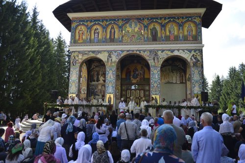 Zi de sărbătoare la Seminarul Teologic de la Mănăstirea Neamț Poza 222746