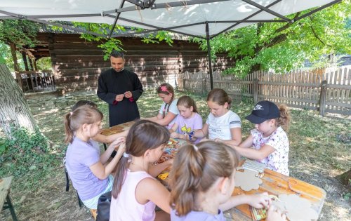 Peste 50 de copii au vizitat Bucureștiul în cadrul proiectului „Alege şcoala!” Poza 222982