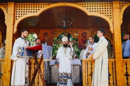 Sărbătoare la Biserica „Pogorârea Sfântului Duh” din Cluj-Napoca Poza 223005