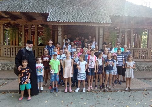 Bucuriile vacanței de vară la Mănăstirea Lacu Sărat Poza 223210