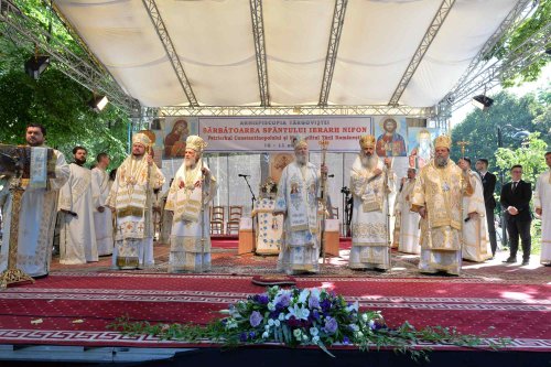 Sărbătoare și comuniune a tinerilor misionari în cetatea Târgoviștei Poza 223246