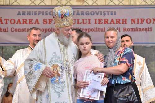 Sărbătoare și comuniune a tinerilor misionari în cetatea Târgoviștei Poza 223258